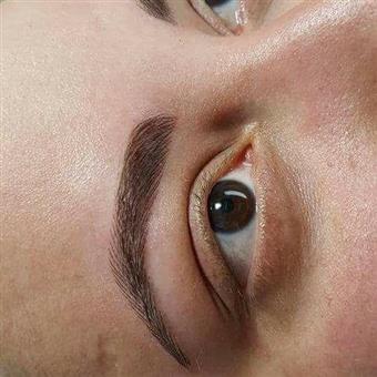 Corrective microblading eyebrow detail